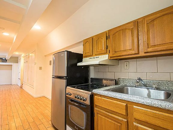 3rd image of 416 W 25th St #1B