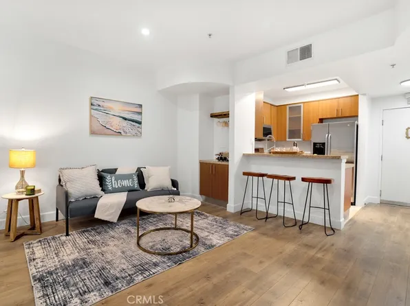 620 S Gramercy Pl APT 338, Los Angeles, CA 90005
