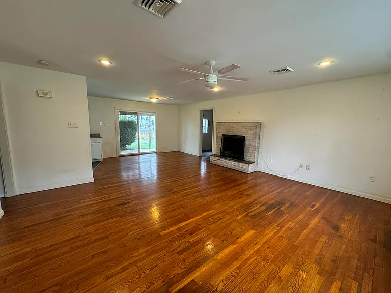6641 Conway Rd — Photo 8
