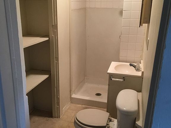 3rd image of 312 E Louisiana St