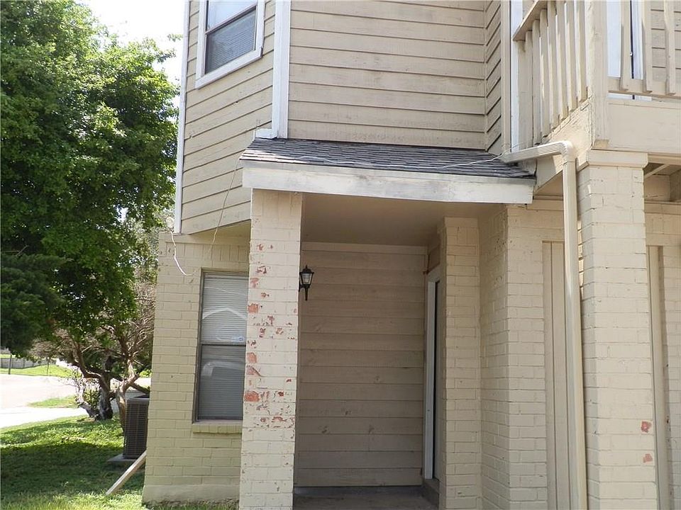 1st image of 4401 River Valley Dr APT 401