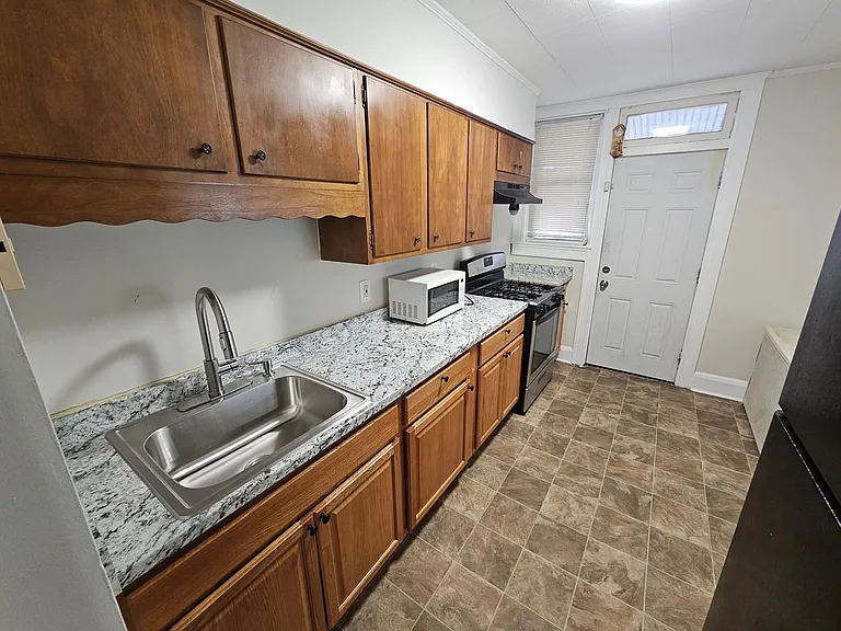 3406 Kenyon Ave — Photo 5