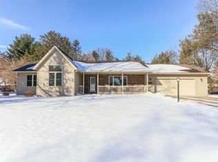 1951 Ashford Dr, Plover, WI 54467
