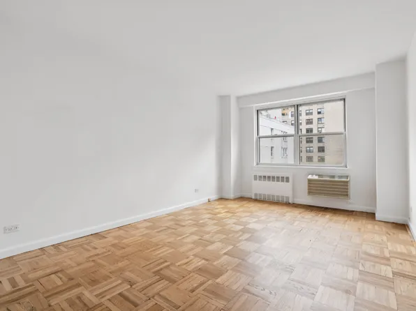 300 East 71st Street 9G image 14 of 15