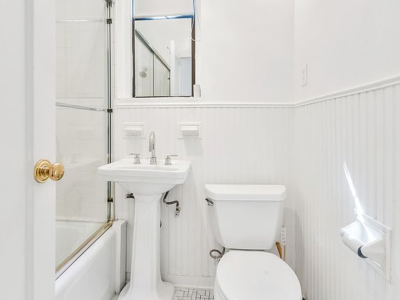 5th image of 32 E 68th St APT 1A