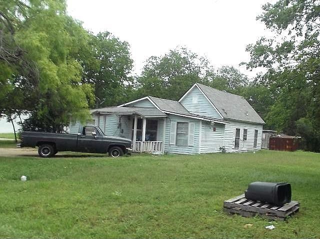 2nd image of 203 E Lake St