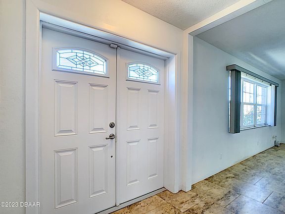 3rd image of 200 Seminole Dr