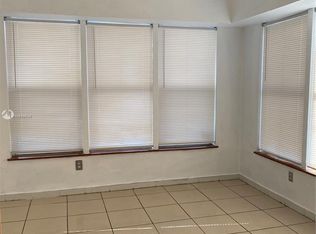 227 1st St #4, Miami Beach, FL 33139