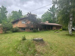 9630 Walstroms Rd, Republic, MI 49879