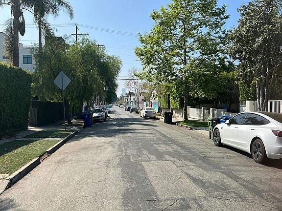 5th image of 728 N Spaulding Ave