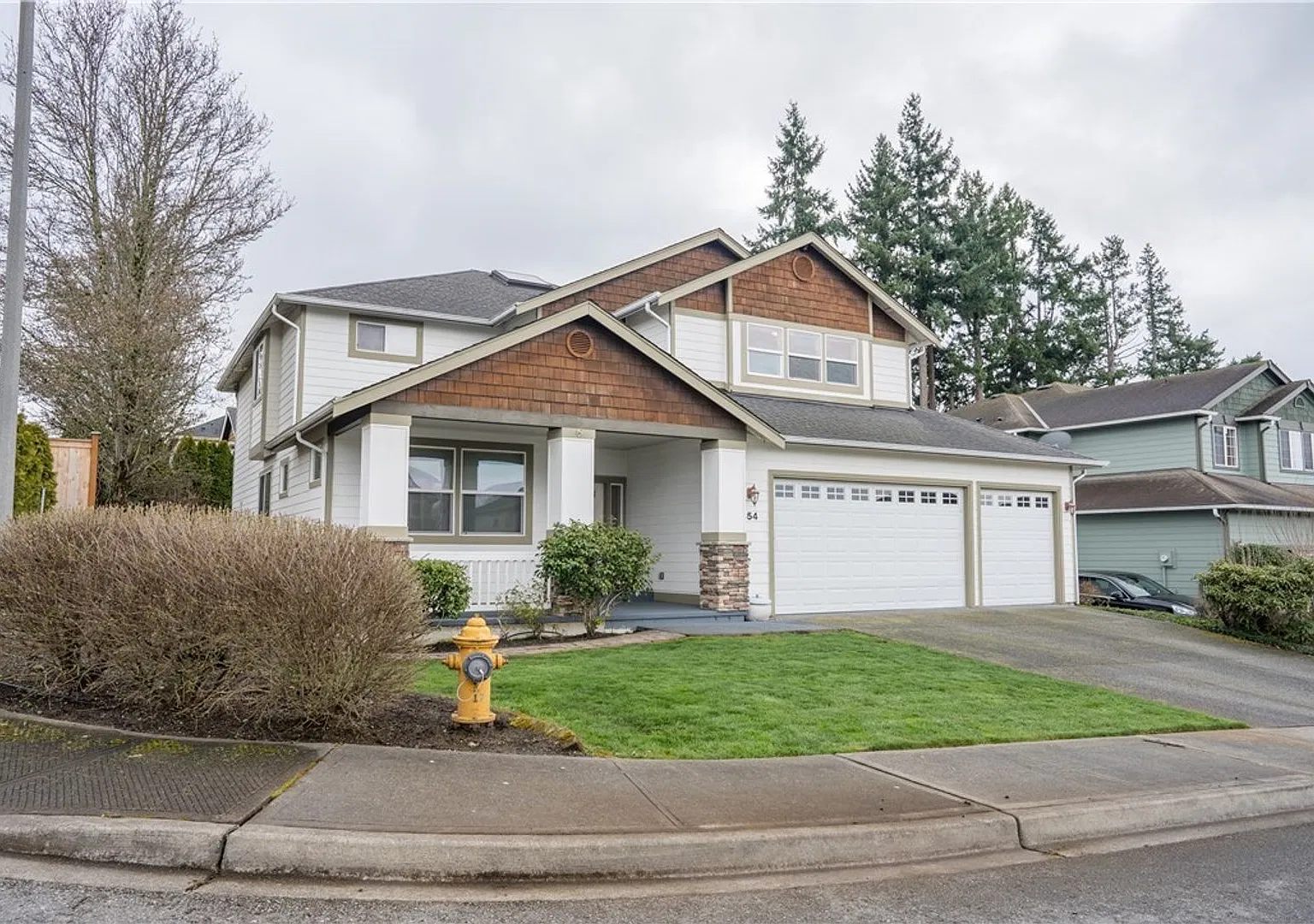 3Bd/2.75Ba Renton Home — Photo 1