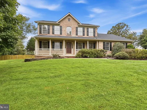 5975 Whippoorwill Dr, Warrenton, VA 20187