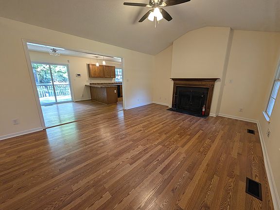 5th image of 1605 Hillhaven Rd