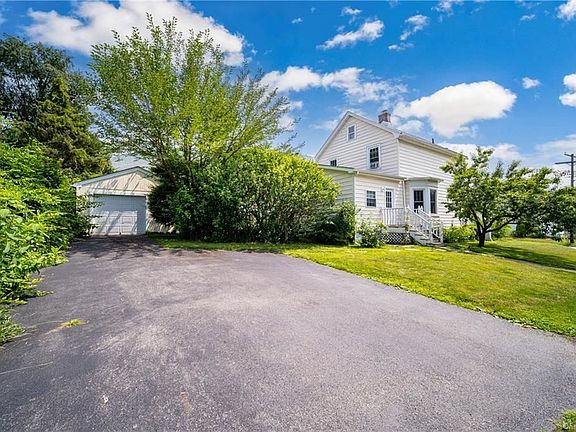 3rd image of 40 Robinson St