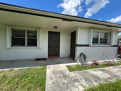 6140 SW 41st Ct #1 Photo 1