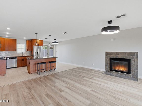 4th image of 4922 W TOWNLEY Avenue