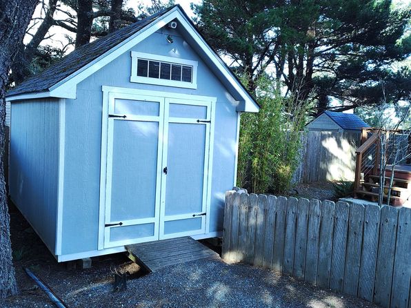 220 Flake St, Port Orford, OR 97465