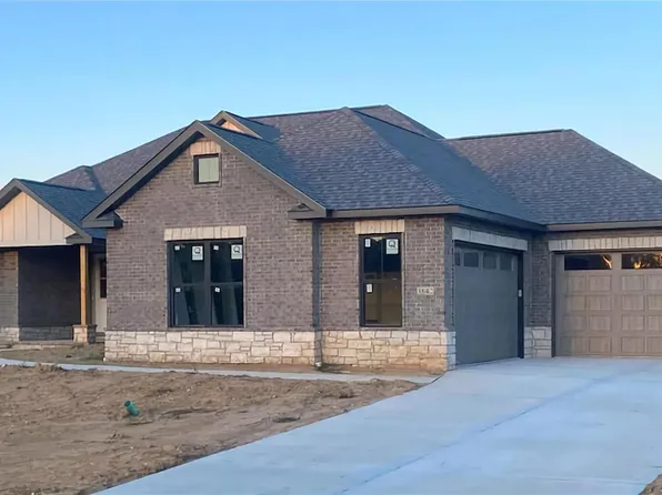 3842 Boulder Dr, Edwardsville, IL 62025