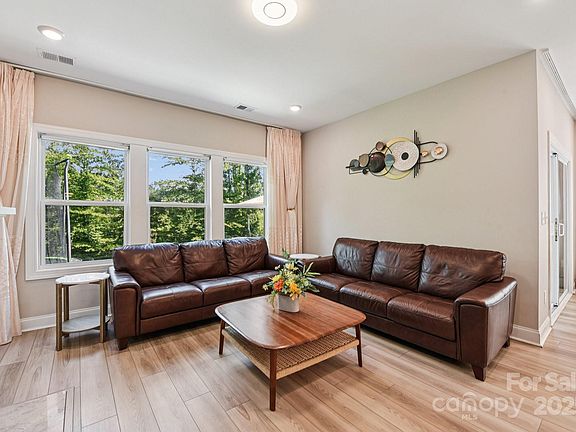 3rd image of 4008 Leyland Ct