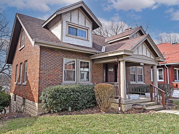 2nd image of 2318 Macarthur Ln