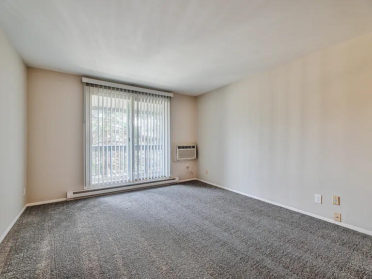 Glen Hills Apartments — Photo 26