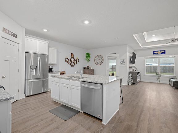 4th image of 6196 Jenks Dr