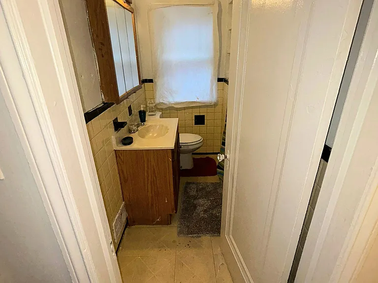 16887 Rutherford St — Photo 6