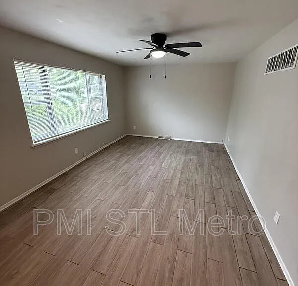519 Graf Ave — Photo 2