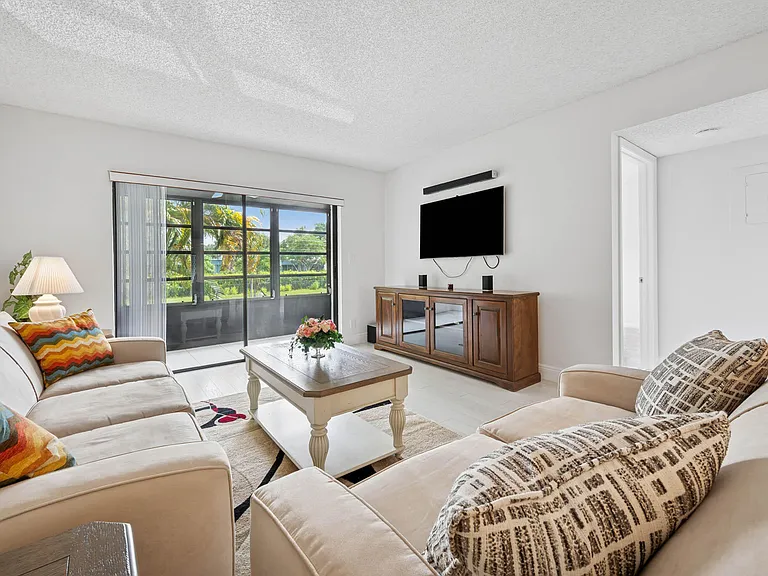 15450 Pembridge Ave E #192 — Photo 21