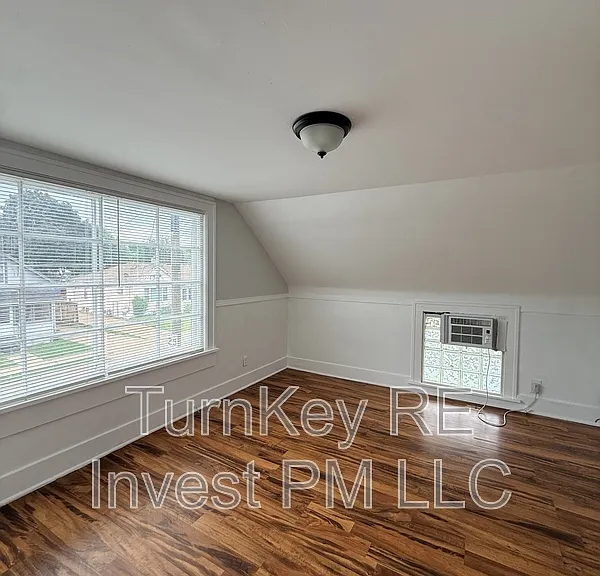 705 North Ave #2 — Photo 5