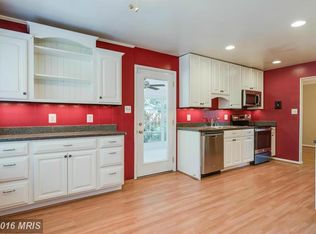 8207 Chancery Ct, Alexandria, VA 22308