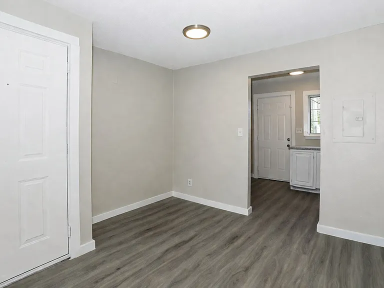 2055 Alison Ct SW #7 — Photo 2