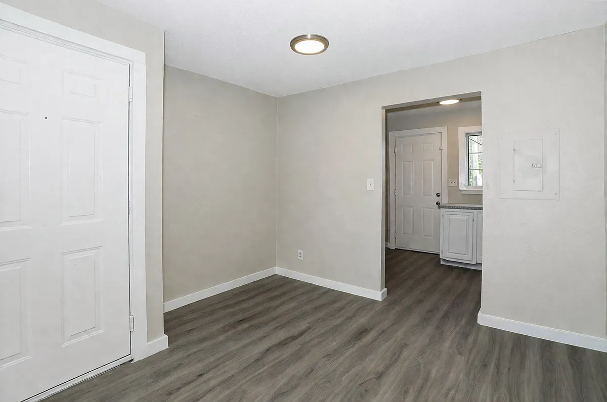 Building Photo - 2055 Alison Ct SW #7