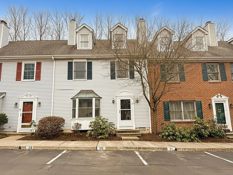 124 Eaglesmere Cir #20 — Photo 21