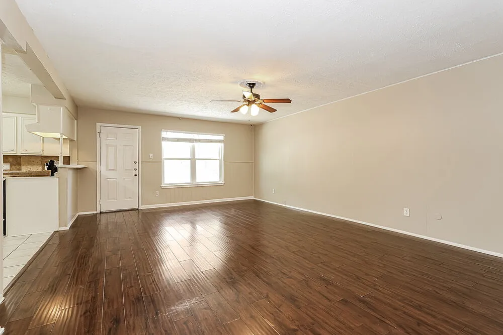 3 bed, 2.0 bath, 1540 sqft, $1,670 — Photo 3