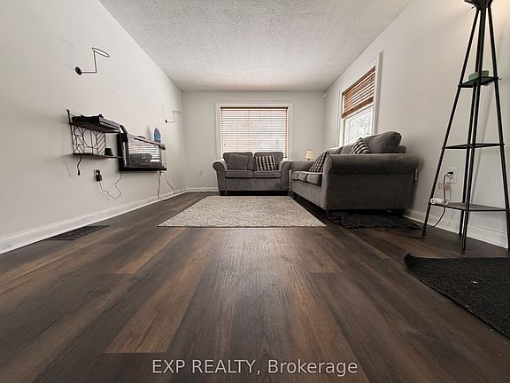 3rd image of 78 Yonge St N