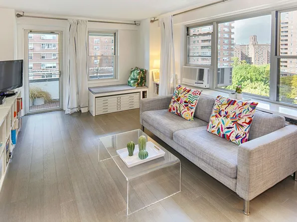 455 Fdr Drive image 1 of 9