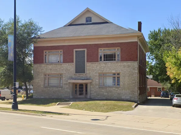 1904 N Main St
