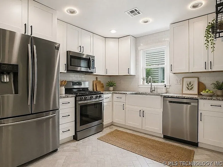 4958 S Detroit Ave — Photo 4