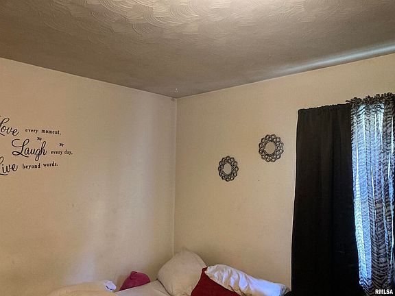 4th image of 2217 Melanie Ln