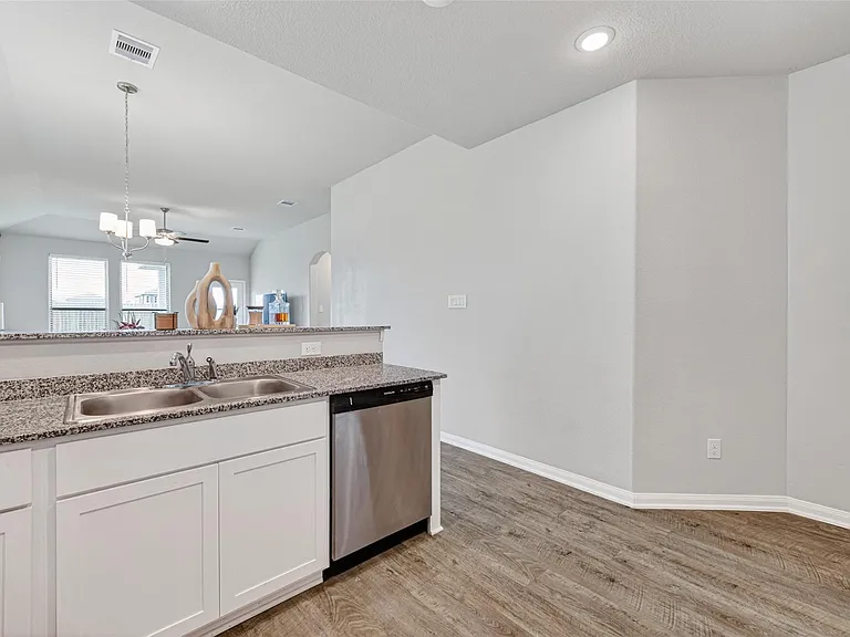 8006 Barret Travis Ct — Photo 32