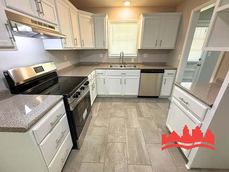 4960 Sherry Dr — Photo 6