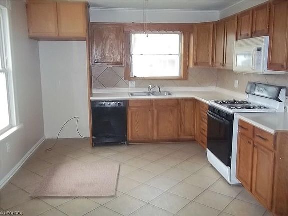 5th image of 206 Youngstown Lowellville Rd