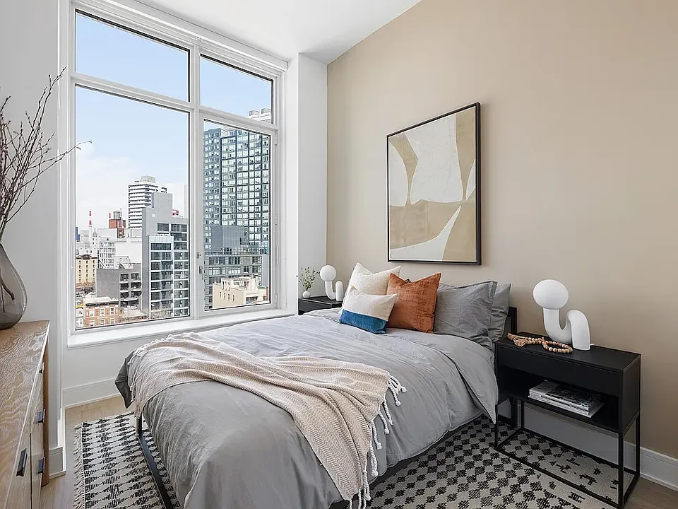 43-22 Queens St #9E