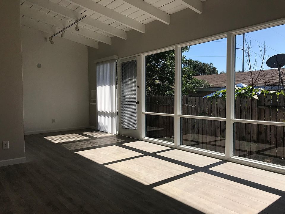 1st image of 801 N Eucalyptus Ave APT 2