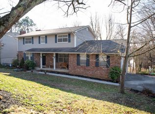 8944 Shallowford Rd, Knoxville, TN 37923