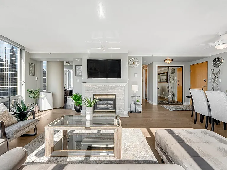 837 Hastings St W #1605 — Photo 12
