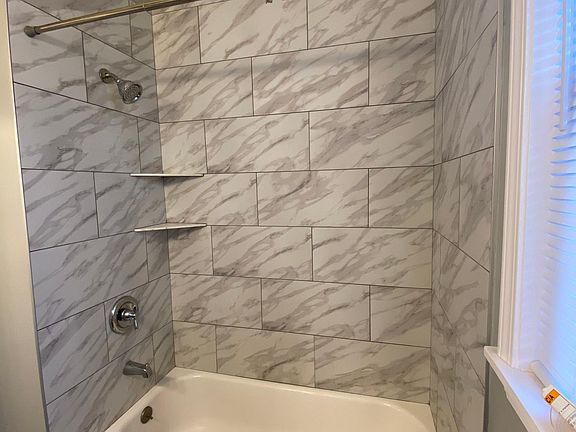 5th image of 2905 N Kilbourn Ave #2