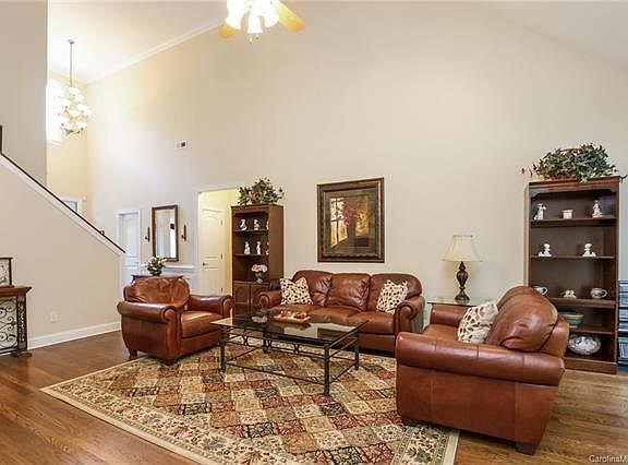 2nd image of 111 English Ivy Ln
