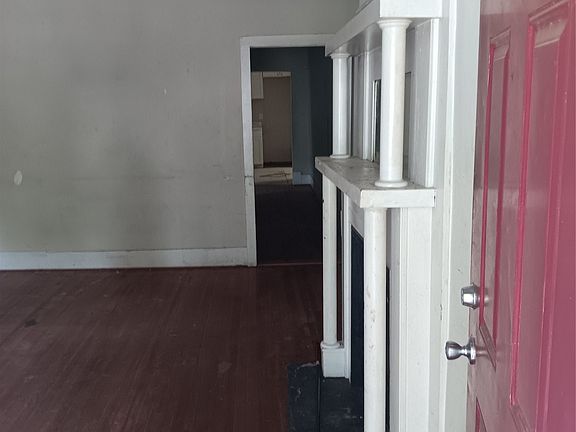 4th image of 2149 E 5th St
